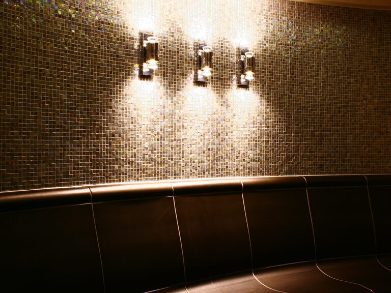 SPA-Bereich im Hotel Der Heidehof mit Beruhigender Atmosphäre und schönen Mosaik Fließen
