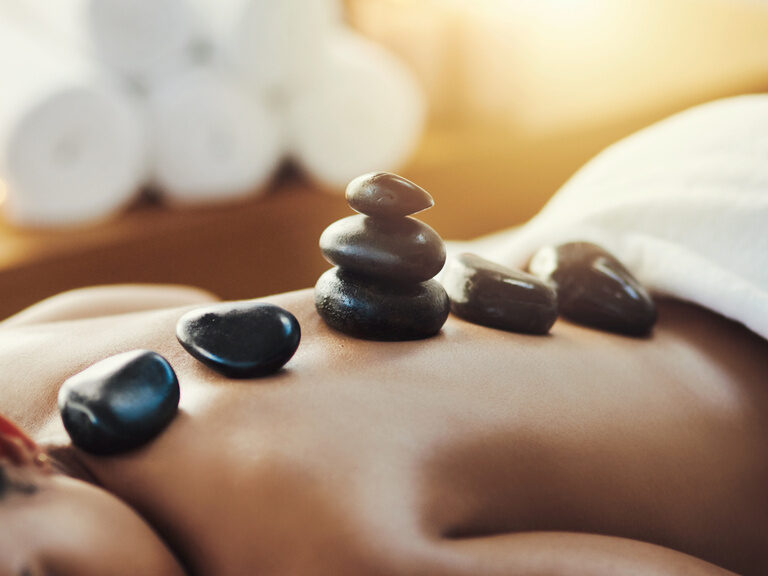 Hot Stone Massage in der Beautyfarm im Hotel Der Heidehof in Ingolstadt