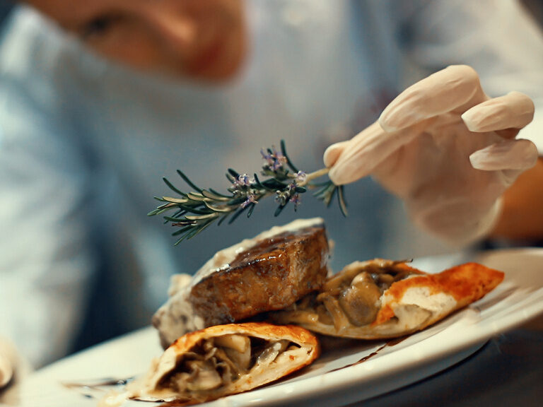 Schön angerichtetes Gourmet Menü im Restaurant des Hotels Der Heidehof in Ingolstadt
